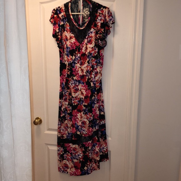 Torrid MIDI Dress skater style with floral design - Picture 2 of 8